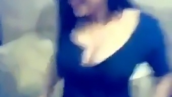 Wyciekło Wideo Z Sekskandalem Na Indyjskim Uniwersytecie W Pokoju W Hostelu.